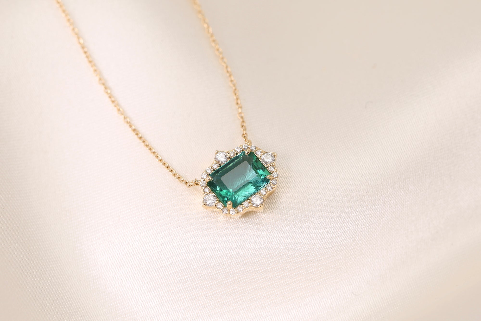 Emerald Art Deco Diamond Necklace