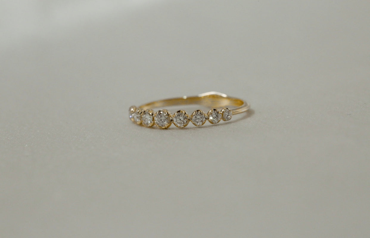 Rosebud Graduating Diamond Band Ring
