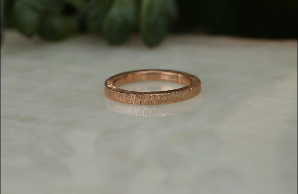 Mens Textured Thin Band