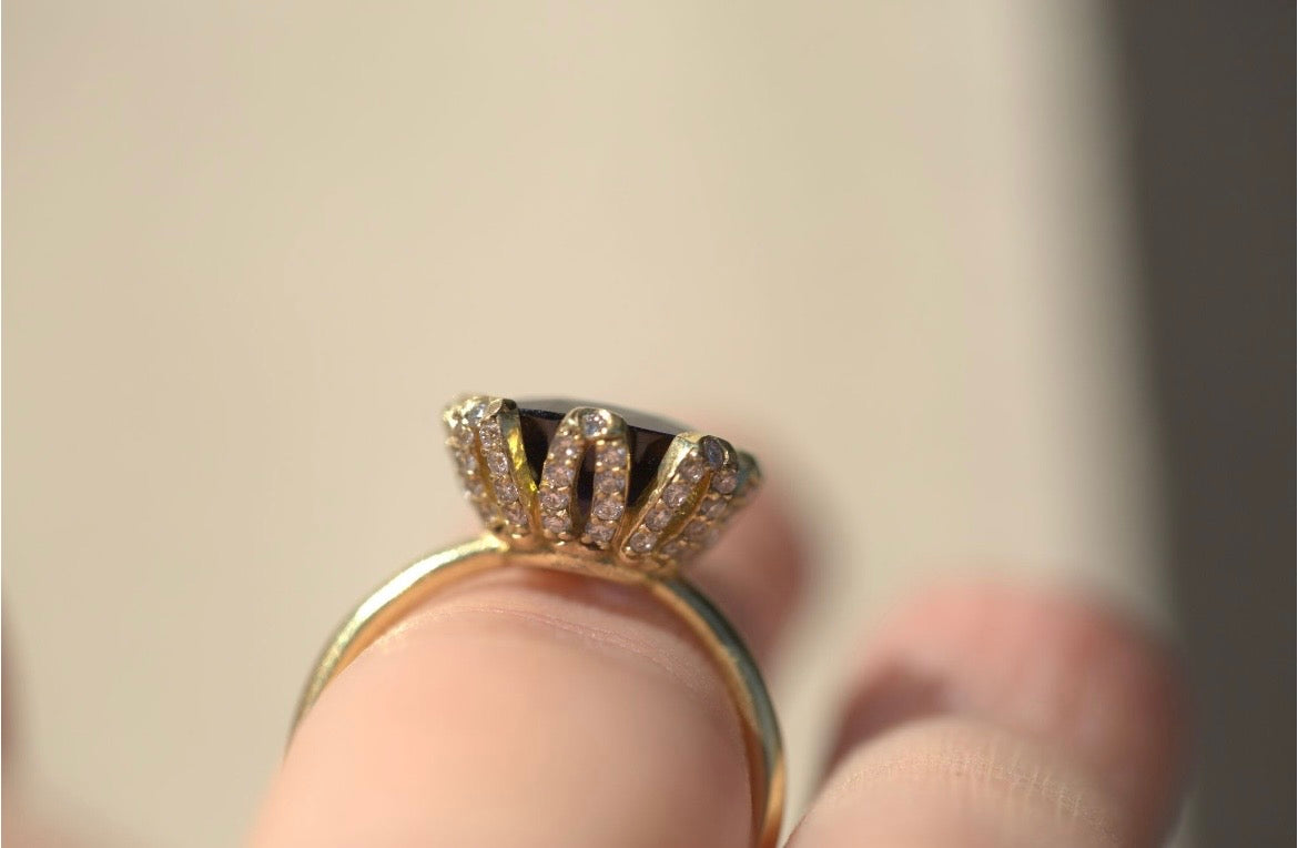 Cushion Lab Sapphire & Diamond Claw Ring