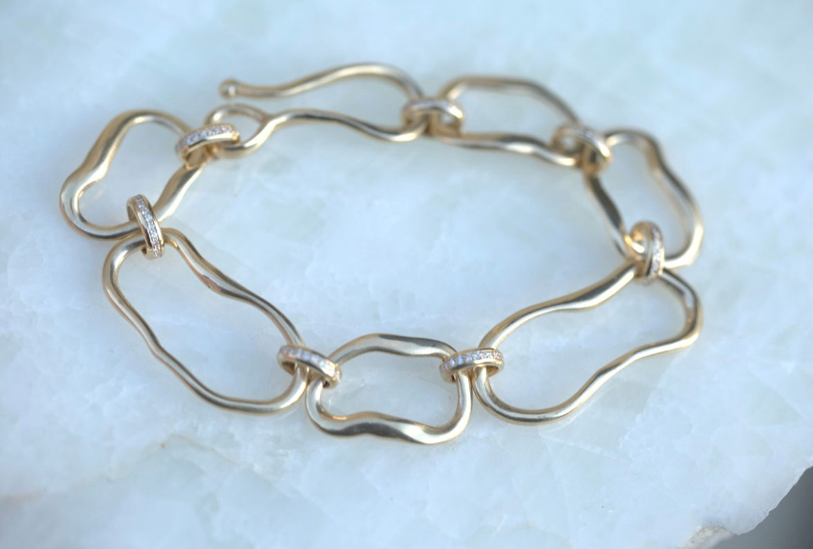 Wavy Links with Diamonds Bracelet