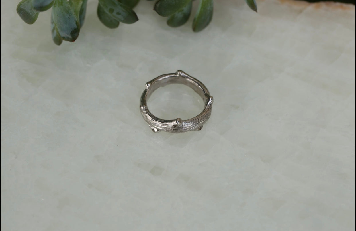 Mens Band - Textured Twig with Diamonds